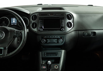 Подержанный автомобиль Volkswagen Tiguan 2012 года (14 фото)