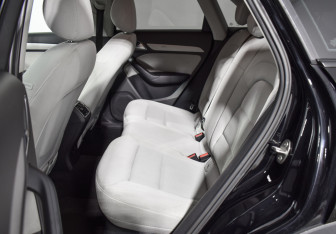 Подержанный автомобиль Audi Q3 2012 года (11 фото)