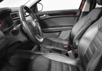 Подержанный автомобиль Renault Arkana 2020 года (10 фото)