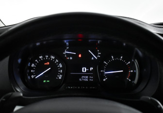 Подержанный автомобиль Peugeot Traveller 2020 года (19 фото)