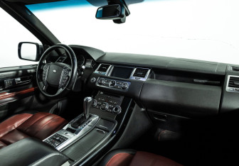 Подержанный автомобиль Land Rover Range Rover Sport 2012 года (9 фото)