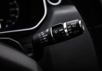 Подержанный автомобиль Land Rover Range Rover Sport 2015 года (18 фото)