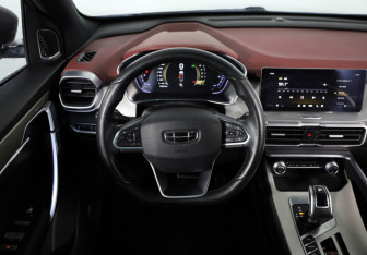 Подержанный автомобиль Geely Coolray 2021 года (10 фото)