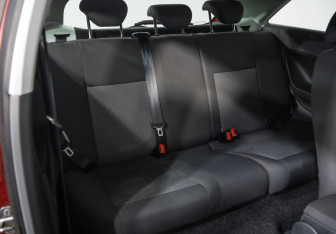 Подержанный автомобиль SEAT Ibiza Hatchback 2012 года (20 фото)