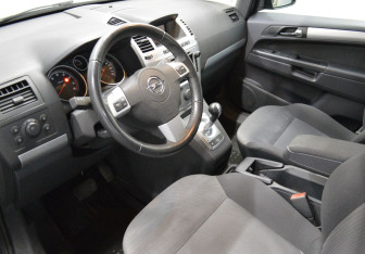 Подержанный автомобиль Opel Zafira Compactvan 2012 года (10 фото)
