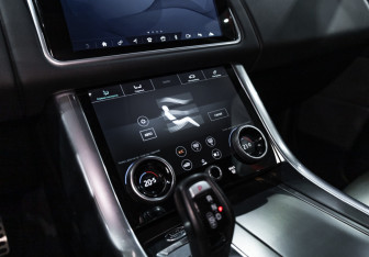 Подержанный автомобиль Land Rover Range Rover Sport 2019 года (24 фото)