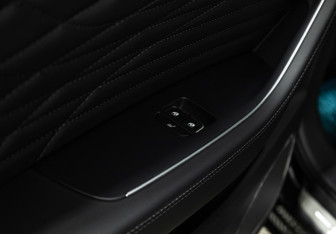 Подержанный автомобиль Hongqi HS5 2024 года (26 фото)