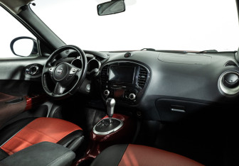 Подержанный автомобиль Nissan Juke 2012 года (9 фото)
