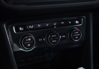 Подержанный автомобиль Volkswagen Tiguan 2019 года (15 фото)