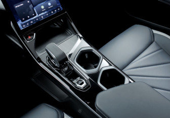 Новый Geely Atlas 2025 (14 фото)