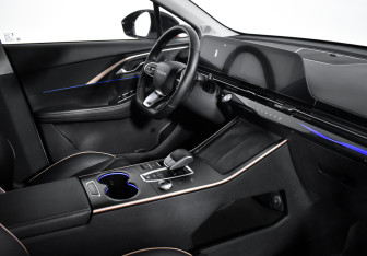 Подержанный автомобиль Omoda C5 2023 года (13 фото)