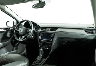 Подержанный автомобиль Skoda Rapid Liftback 2018 года (9 фото)