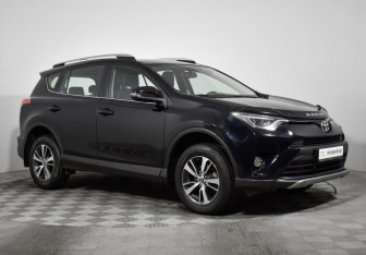 Подержанный автомобиль Toyota RAV4 2018 года (3 фото)