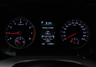 Подержанный автомобиль Kia K5 2021 года (12 фото)