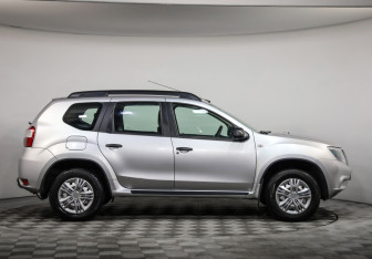 Подержанный автомобиль Nissan Terrano 2019 года (4 фото)