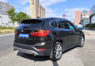 Подержанный автомобиль BMW X1 2017 года (4 фото)