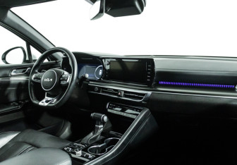 Подержанный автомобиль Kia K5 2022 года (9 фото)