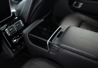 Подержанный автомобиль Land Rover Range Rover 2021 года (16 фото)