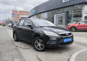 Подержанный автомобиль Ford Focus Sedan 2010 года (3 фото)