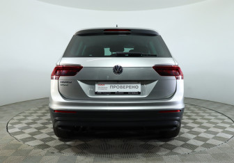 Подержанный автомобиль Volkswagen Tiguan 2018 года (6 фото)