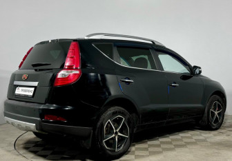 Подержанный автомобиль Geely Emgrand X7 2016 года (5 фото)