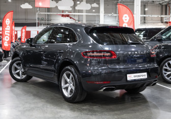 Подержанный автомобиль Porsche Macan 2018 года (9 фото)