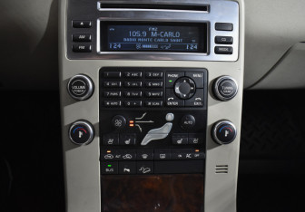 Подержанный автомобиль Volvo XC70 2008 года (16 фото)