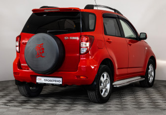 Подержанный автомобиль Daihatsu Terios 2006 года (5 фото)