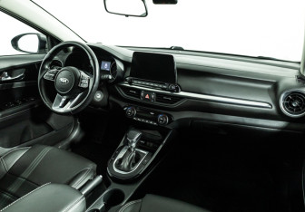 Подержанный автомобиль Kia Cerato Sedan 2020 года (9 фото)