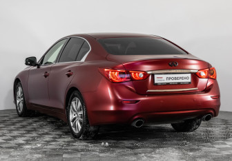 Подержанный автомобиль Infiniti Q50 2016 года (9 фото)
