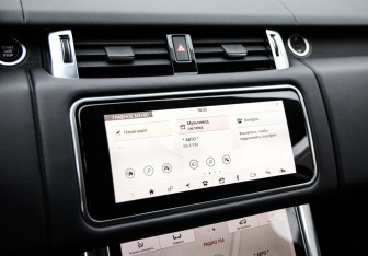 Подержанный автомобиль Land Rover Range Rover Sport 2018 года (16 фото)