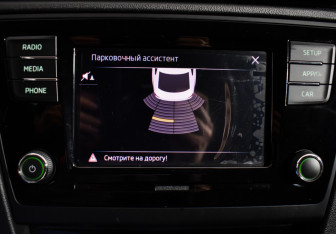 Подержанный автомобиль Skoda Rapid Liftback 2018 года (16 фото)