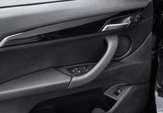 Подержанный автомобиль BMW X1 2019 года (23 фото)
