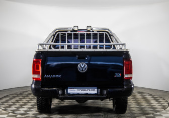 Подержанный автомобиль Volkswagen Amarok 2013 года (6 фото)