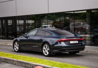 Подержанный автомобиль Audi A7 2018 года (7 фото)