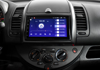 Подержанный автомобиль Nissan Note 2006 года (17 фото)