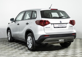 Подержанный автомобиль Suzuki Vitara 2020 года (7 фото)