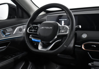 Подержанный автомобиль Jetour X70 2023 года (15 фото)