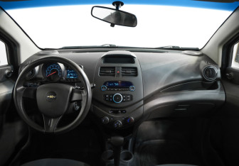 Подержанный автомобиль Chevrolet Spark 2013 года (9 фото)