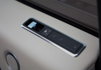 Подержанный автомобиль Land Rover Range Rover 2018 года (27 фото)