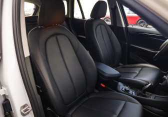 Подержанный автомобиль BMW X1 2021 года (24 фото)
