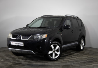 Подержанный автомобиль Mitsubishi Outlander 2006 года (11 фото)