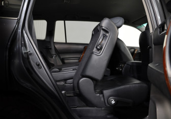 Подержанный автомобиль Toyota Highlander 2011 года (28 фото)