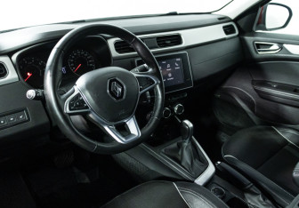 Подержанный автомобиль Renault Arkana 2021 года (11 фото)