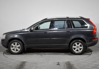 Подержанный автомобиль Volvo XC90 2010 года (8 фото)