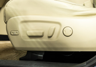 Подержанный автомобиль Toyota Highlander 2014 года (23 фото)