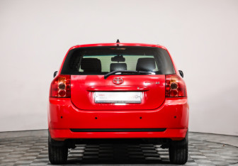 Подержанный автомобиль Toyota Corolla Hatchback 2006 года (5 фото)