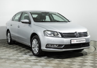 Подержанный автомобиль Volkswagen Passat Sedan 2013 года (3 фото)