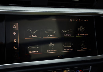 Подержанный автомобиль Audi Q3 2025 года (16 фото)