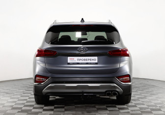 Подержанный автомобиль Hyundai Santa Fe 2018 года (7 фото)